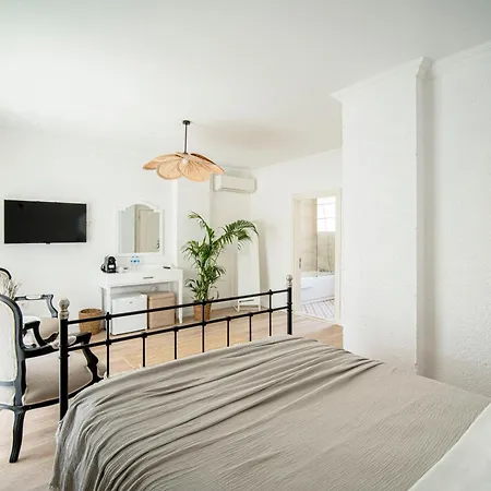 Otel Sandal - Adult Only Alaçatı
