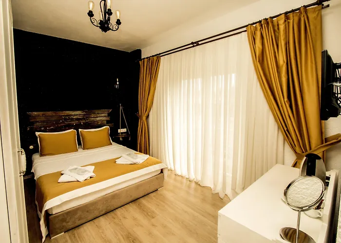 Sandal - Adult Only Hotel